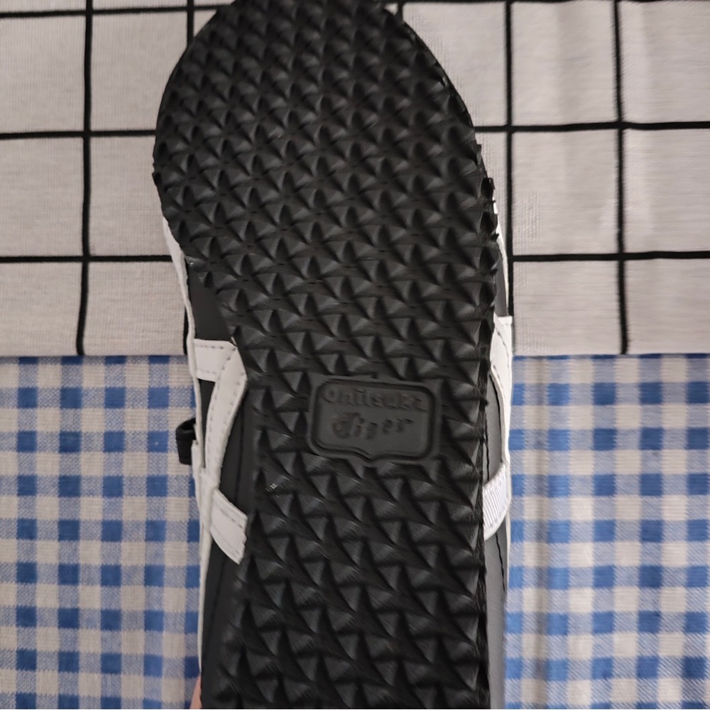 Onitsuka Tiger by Asics Black and White Double-Strap Mary Janes - Picture 5 of 5